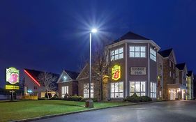 Super 8 By Wyndham Quebec City